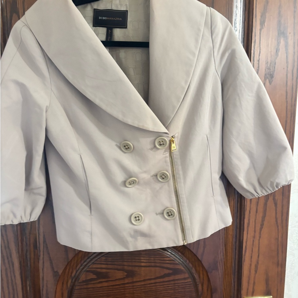 BCBGMaxAzria Light Gray Double-Breasted Blazer
